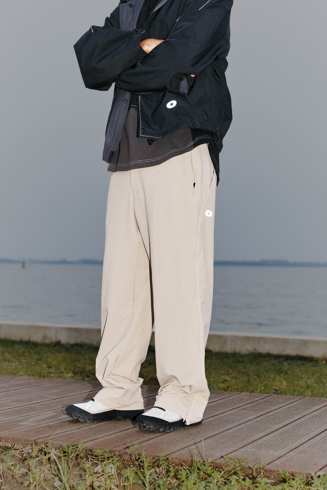 reflective stitching side zip pants